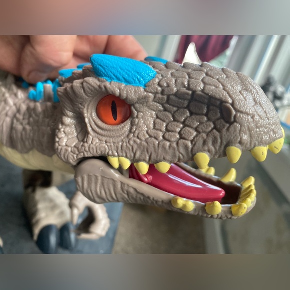 Imaginext 16” Jurassic World Thrashing Indominus Rex Dinosaur - Picture 11 of 11